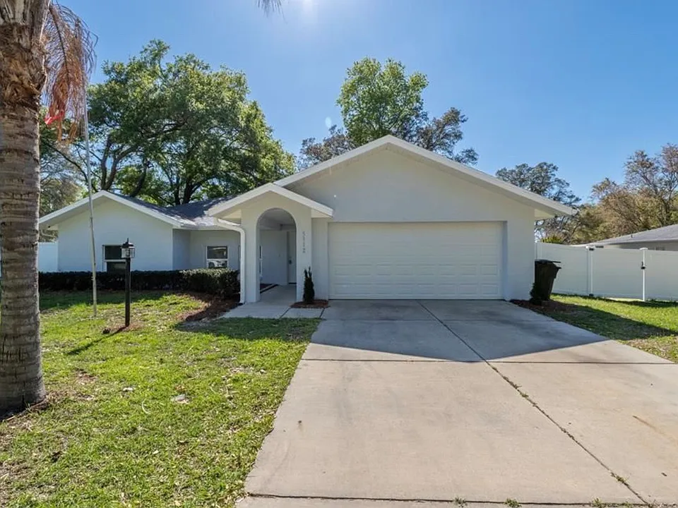 5912 SW 111th Place Rd