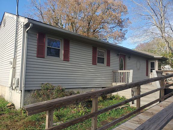 2nd image of 106 Woodlawn Dr