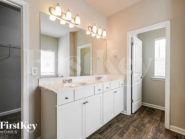 18 Samuel Way — Photo 13