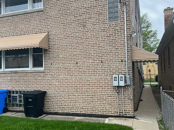 3rd image of 5305 W Wrightwood Ave