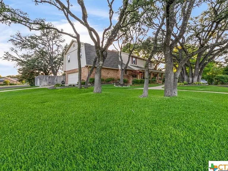 3069 Summit Dr — Photo 6