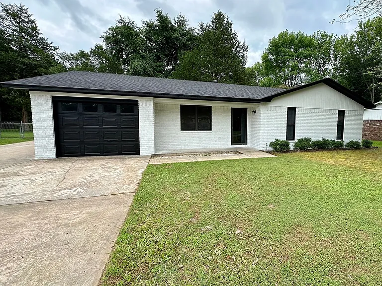 1705 S Tampa Ave — Photo 1
