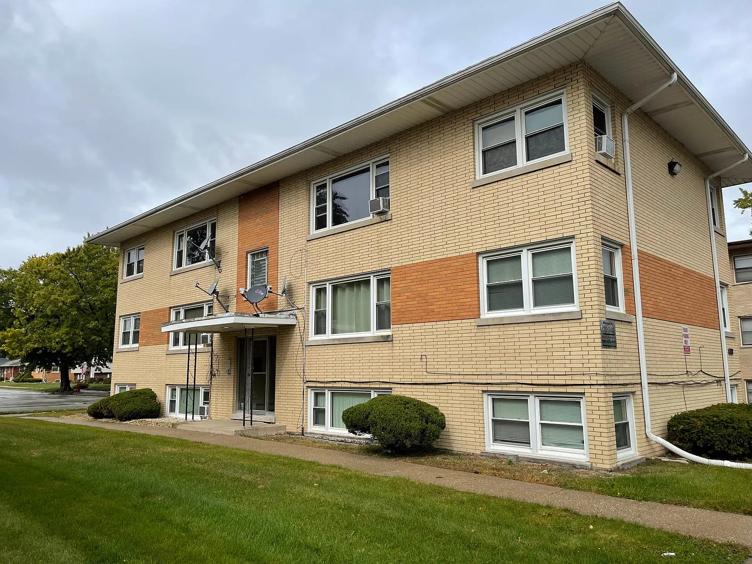 18422 Torrence Ave #5 photo 1