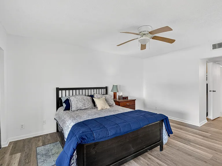 200 Waterway Dr S #104 — Photo 12