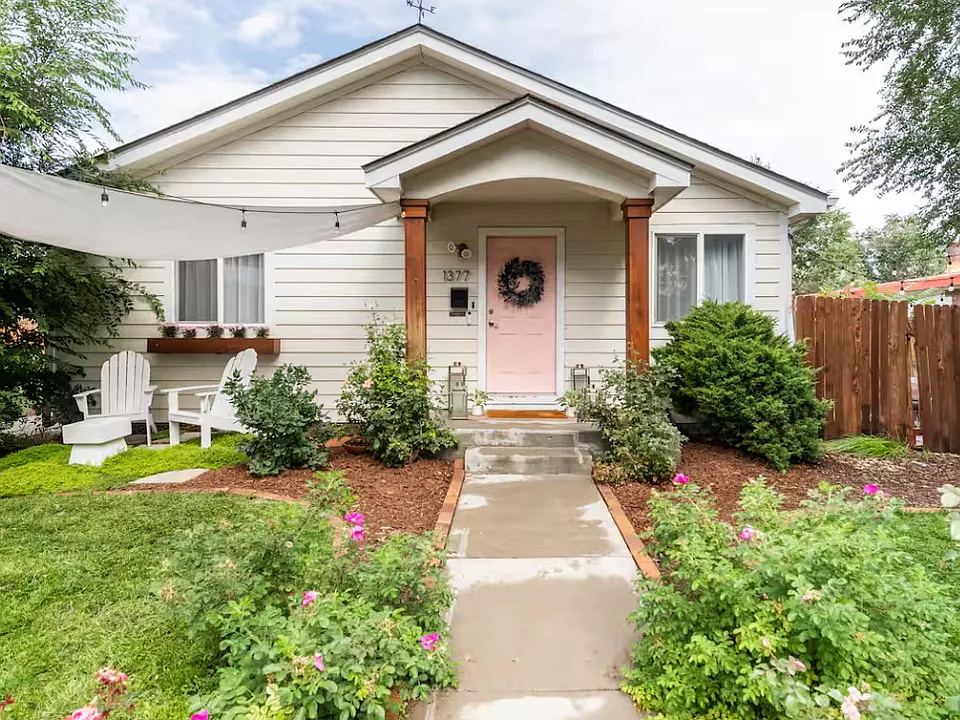 1377 W Alaska Pl