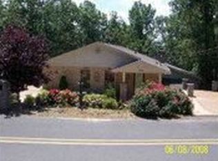 279 Peninsula Dr, Hot Springs, AR 71901