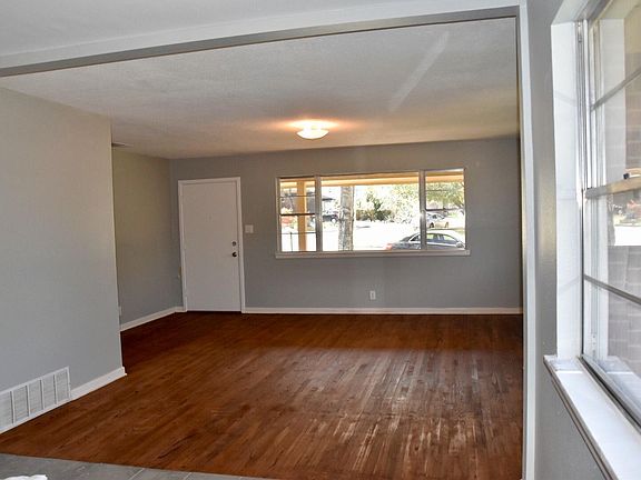5th image of 4021 Kenley St