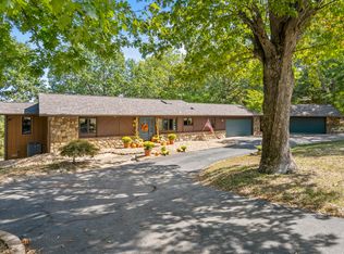 6 Briar Oaks Lane, Branson West, MO 65737