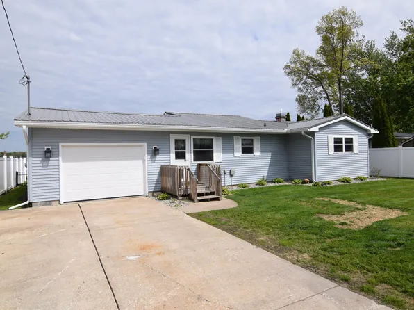 912 W Shore Rd, Bronson, MI 49028