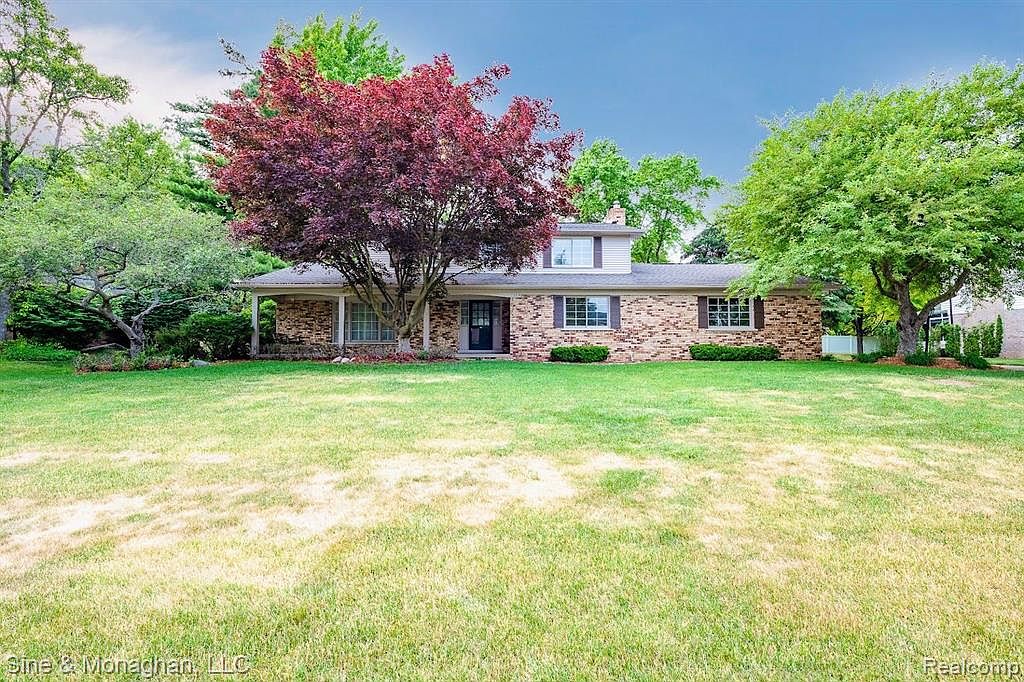 2394 Chalet Dr, Rochester Hills, MI 48309 Zillow
