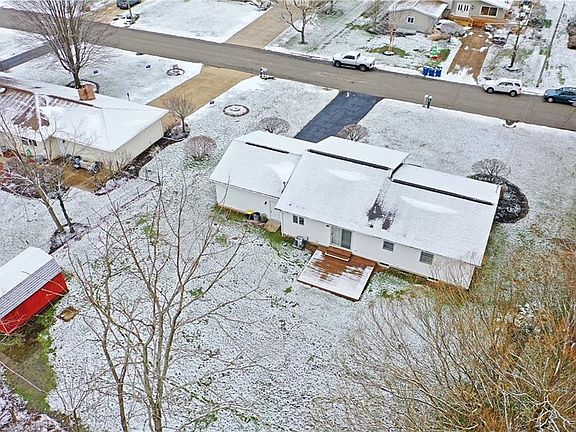 4th image of 135 Frostwood Dr
