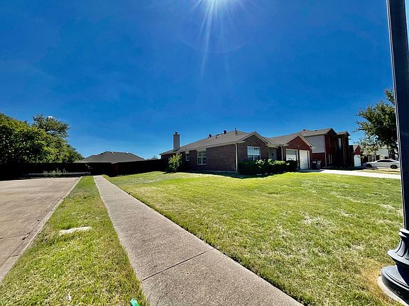 2nd image of 2428 Tailburton Ct