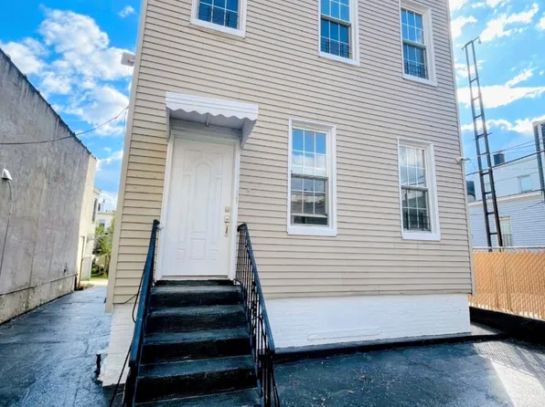 68-06 Forest Avenue image 1 of 12
