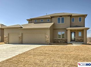 18250 Farnam St, Elkhorn, NE 68022