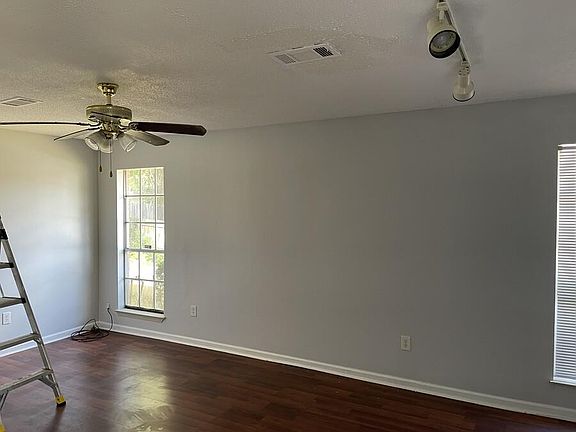 3rd image of 2636 Westwood Dr