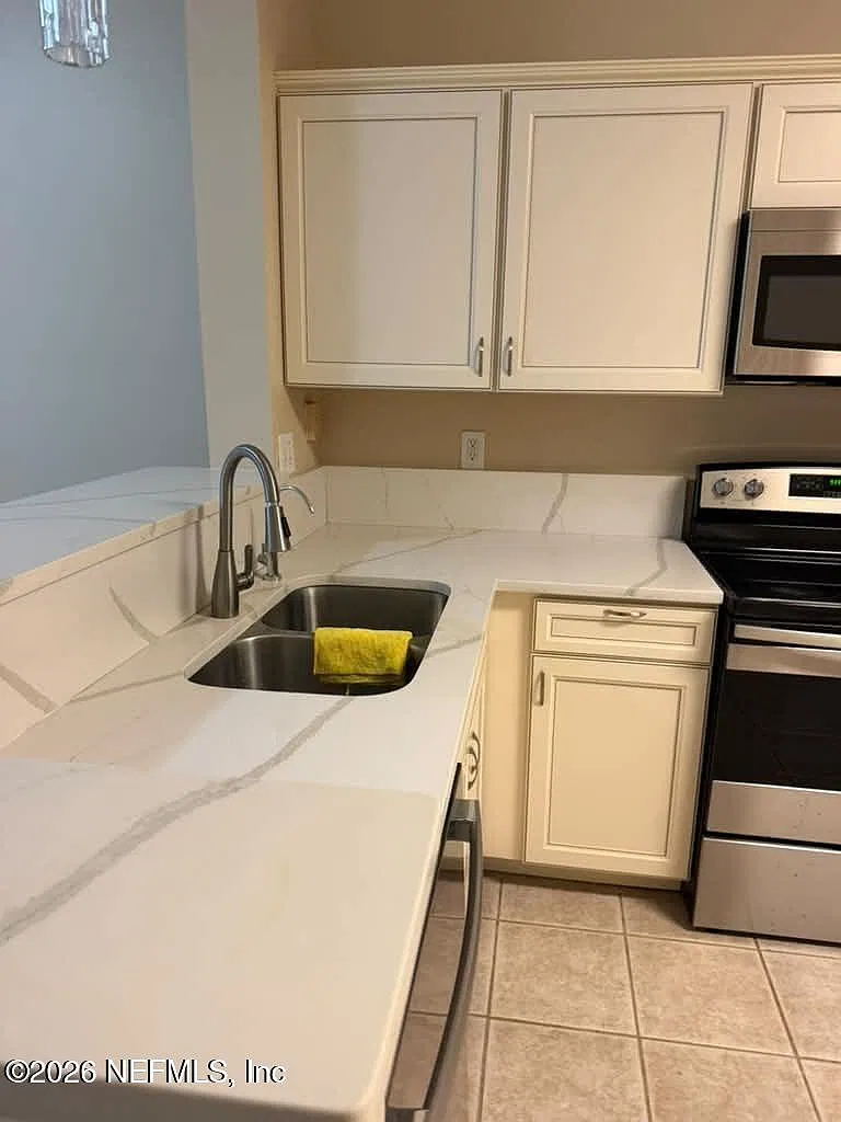 2 bed, 2.5 bath, 1184 sqft, $1,850 — Photo 4