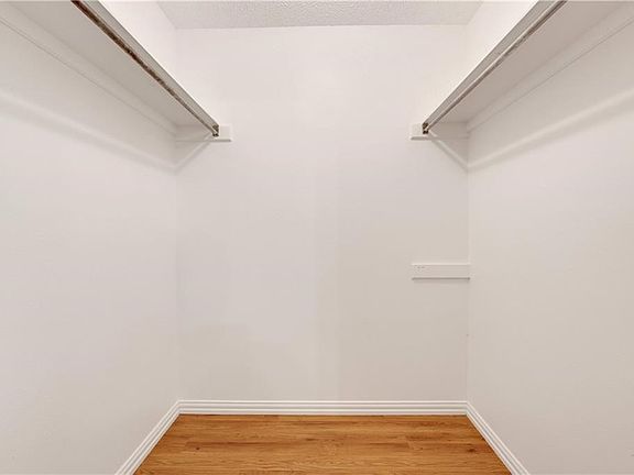 4th image of 804 Dogwood Ln