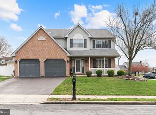 1164 Ashbourne Dr, Reading, PA 19605