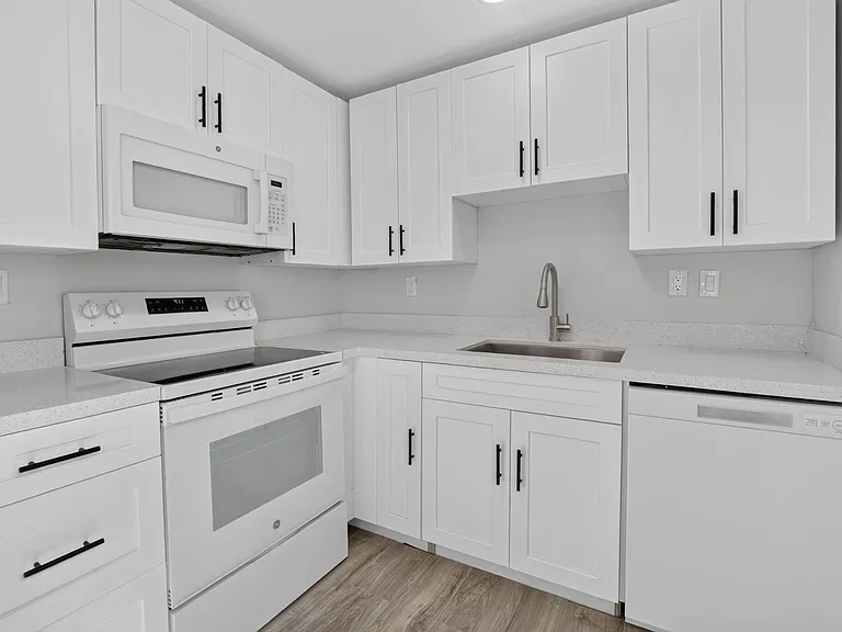 68 Normandy Ln #B — Photo 3