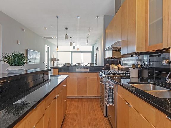5th image of 555 5th St Unit 807