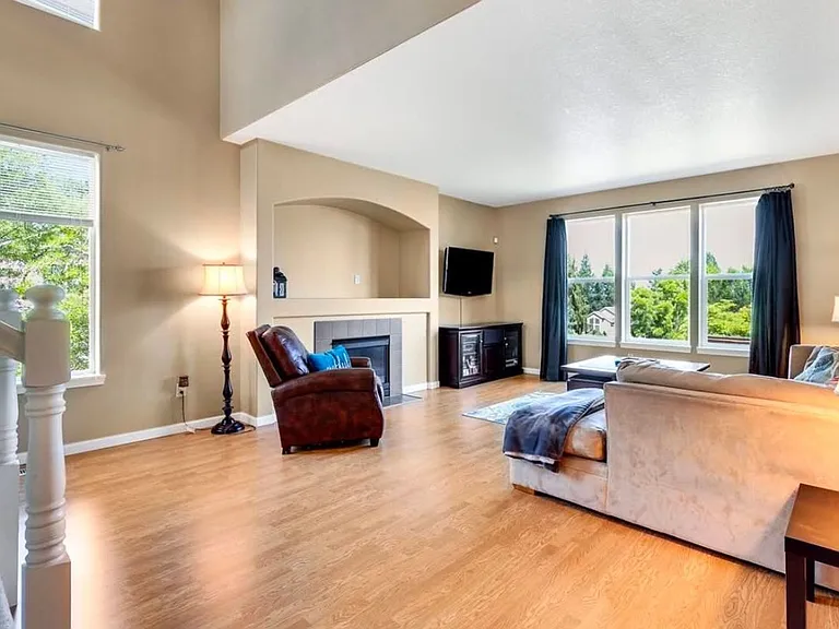 2089 SW 33rd St — Photo 11
