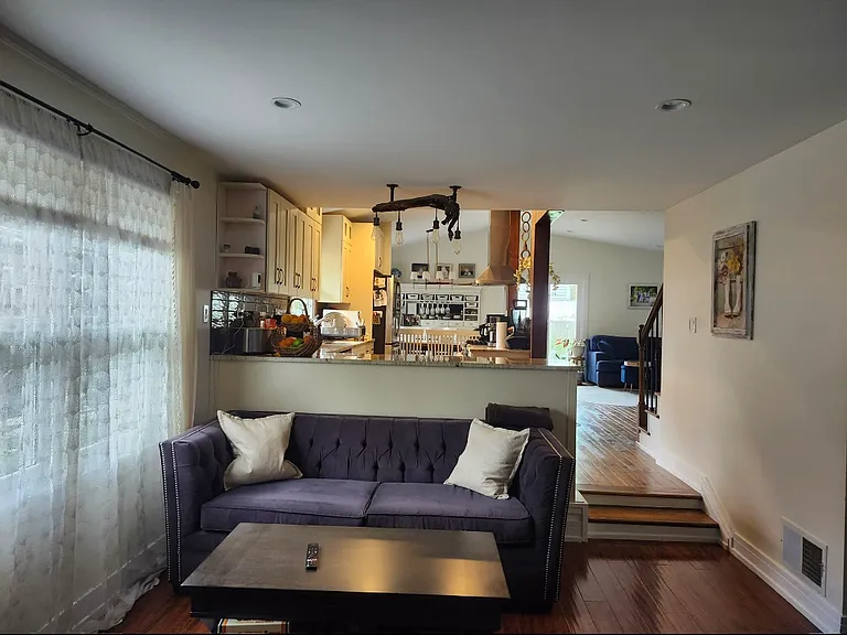 301 Oakbrook Ct — Photo 16