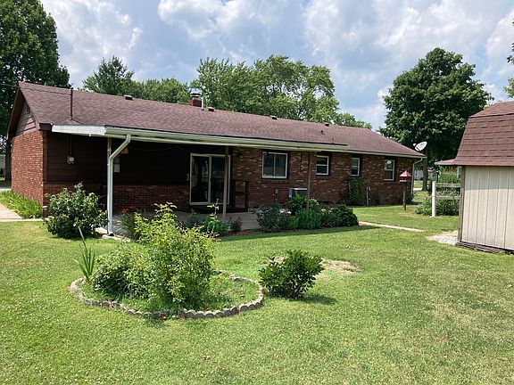 2nd image of 907 Maple Dr