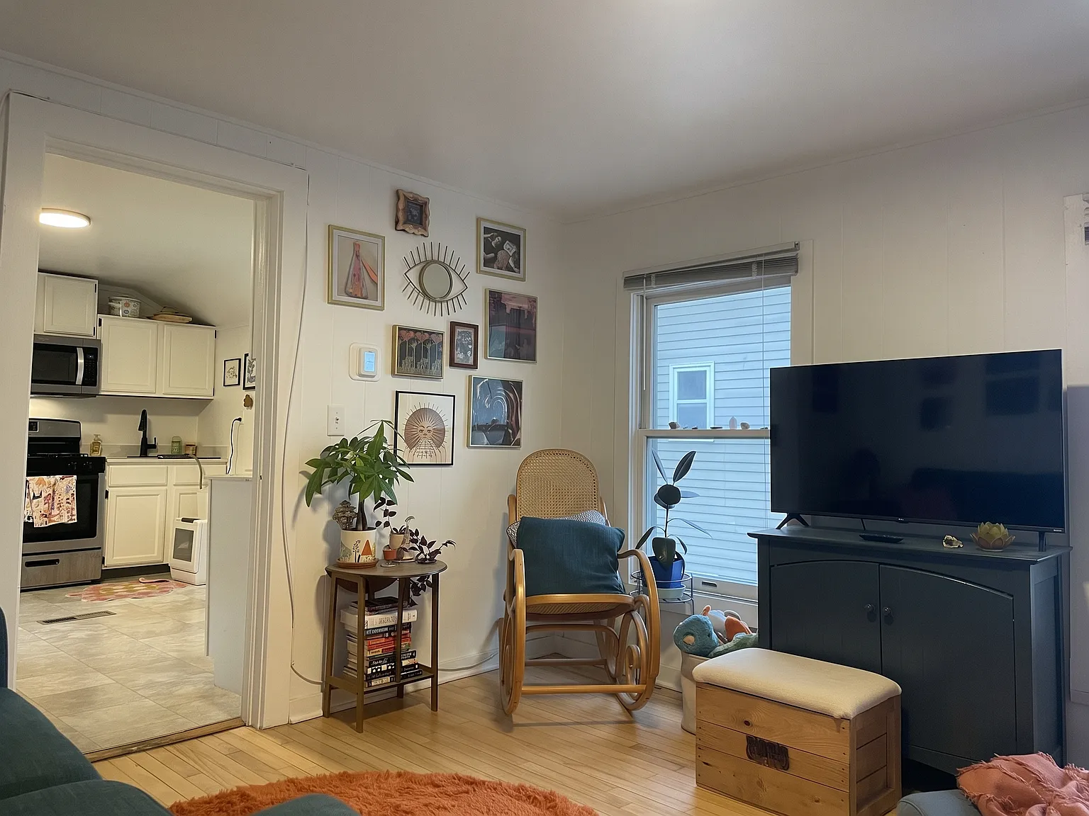 2 bed, 751 sqft, $2,000 — Photo 2