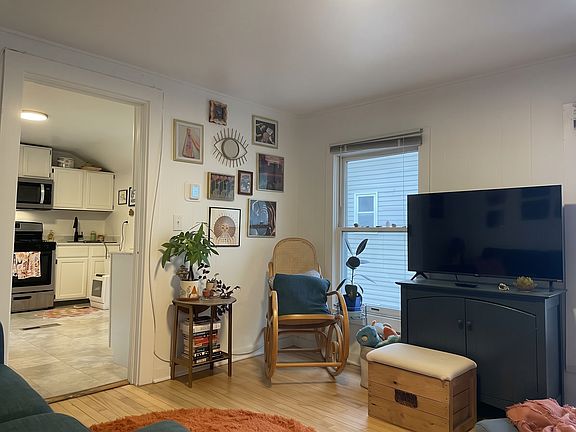 2nd image of 219 S Bedford St #2