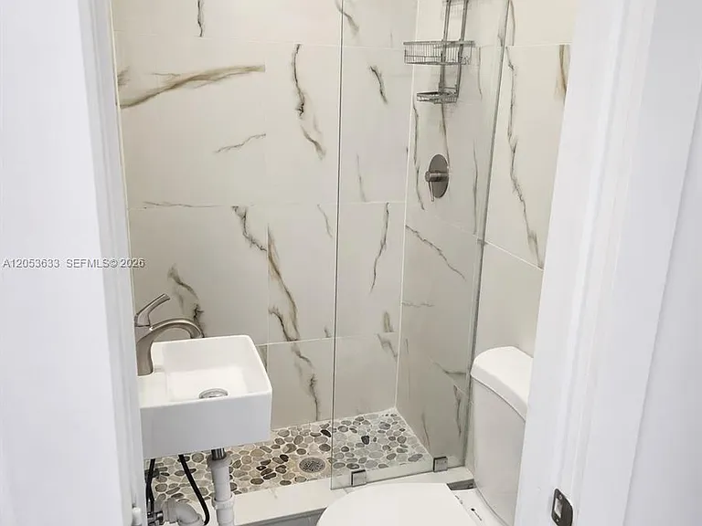 2323 Taft St #2 — Photo 3
