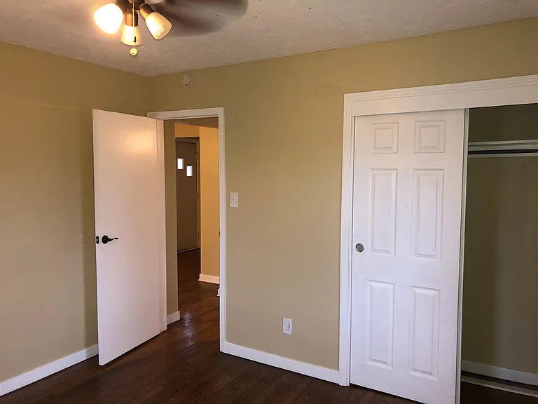 416 W Wenger Rd — Photo 21