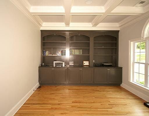 5th image of 225 Oak Mnr