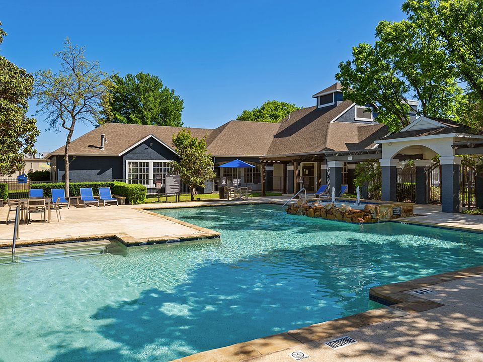 Resort-Style Swimming Pool