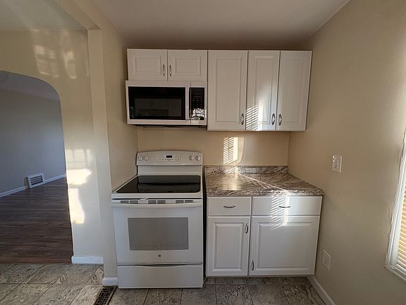 4th image of 314 Fort Couch Rd