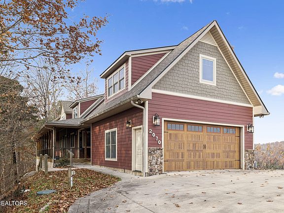 4th image of 2070 Holly Bend Dr