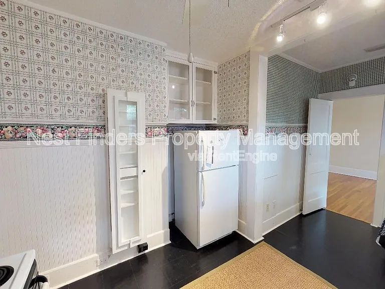 2044 Forbes St — Photo 14