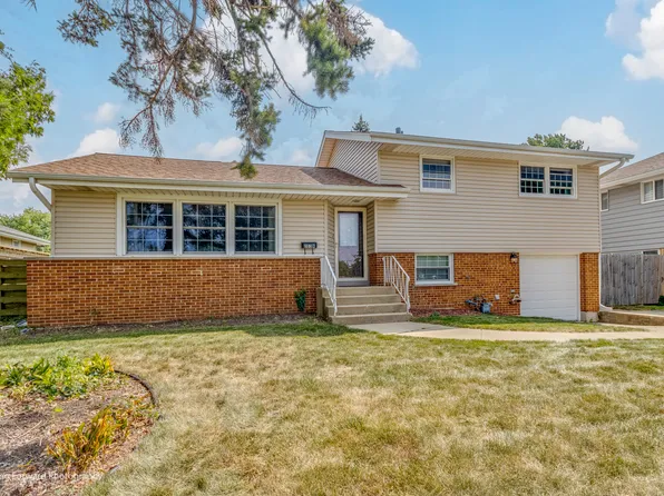 203 N Hazelton Ave, Wheaton, IL 60187