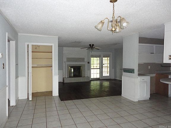 5th image of 553 W Clearwater Dr