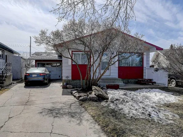 9741 N 119th Ave, Grande Prairie, AB T8V 3P7