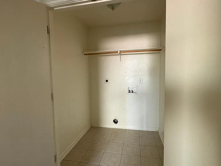 1313 Chips Dr #B — Photo 14