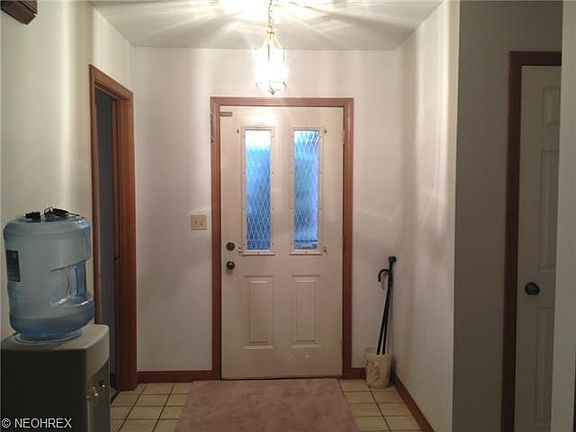 2nd image of 221 Jefferson Pl #221