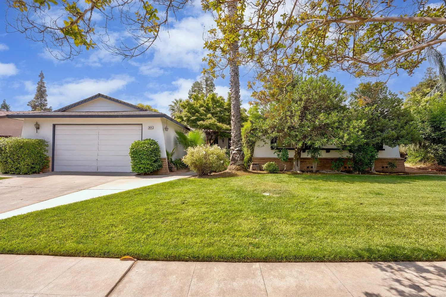 2035 W Paul Ave photo 1
