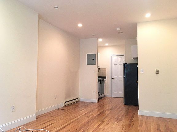 3rd image of 421 W 56th St #3X