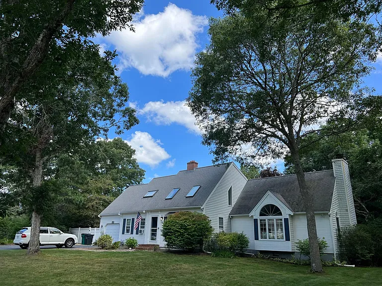 28 Moon Compass Ln — Photo 1