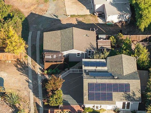 2nd image of 697 Ocean View Ave