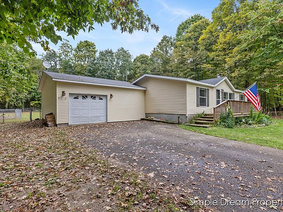 3rd image of 4114 E Shore Dr