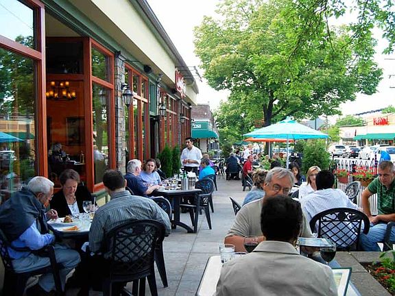 LeeRoadOutsideDining_08122021