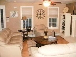 7 Slades Farm Ln, Dartmouth, MA 02748