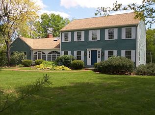 2 Summit Ave, Sturbridge, MA 01518