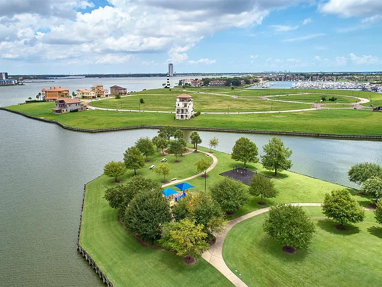 314 Shore Breeze Ln — Photo 49